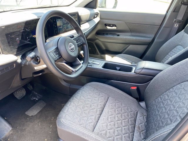 Used 2025 Nissan Kicks SV AWD/4WD image 16