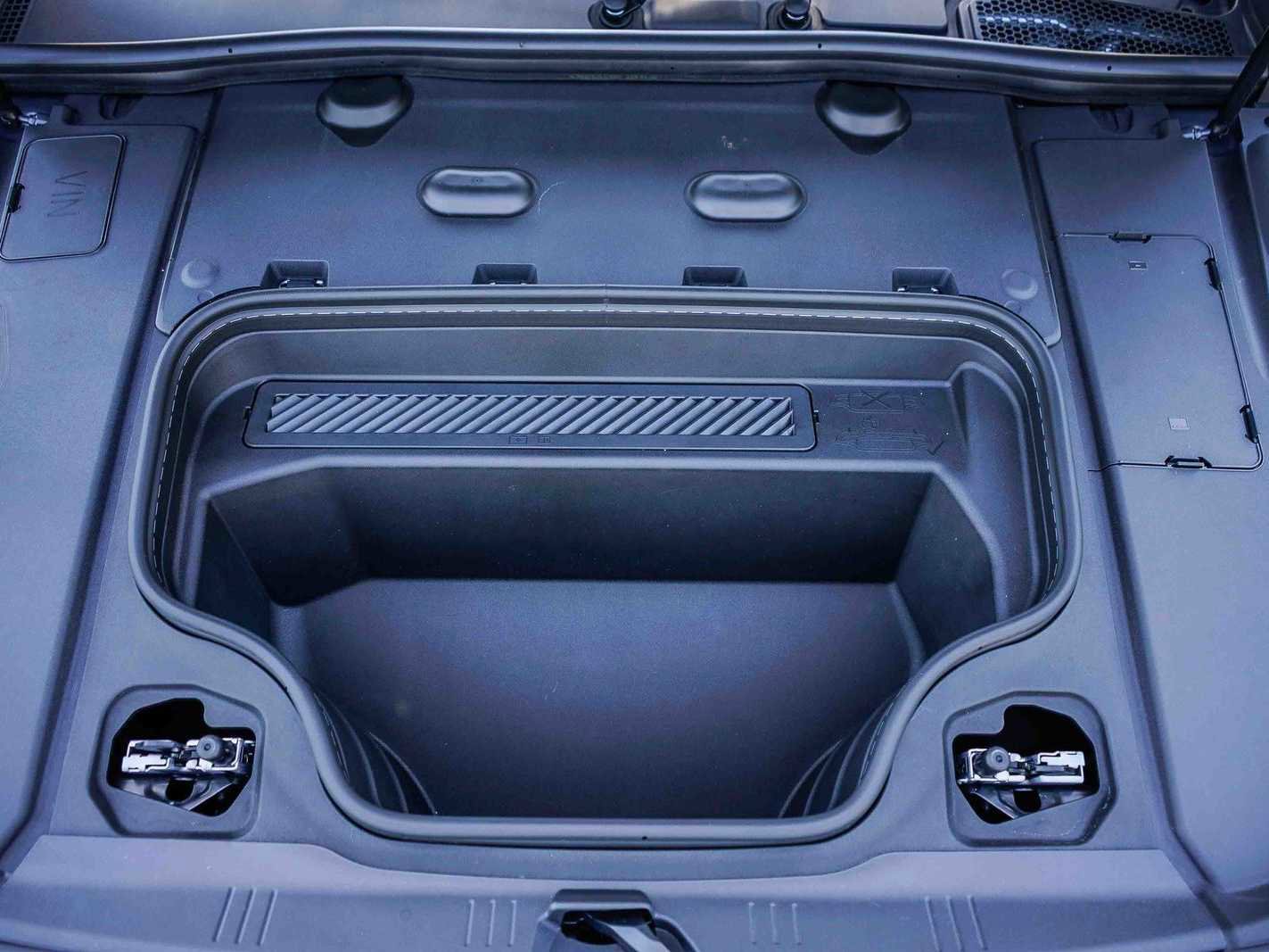 Used 2025 Audi A6 e-tron Prestige w/ Beige Warm Weather Package image 27