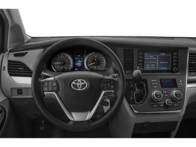Used 2018 Toyota Sienna XLE Premium FWD image 7