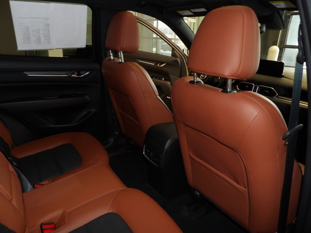 Certified 2024 MAZDA CX-5 Carbon Edition image 17