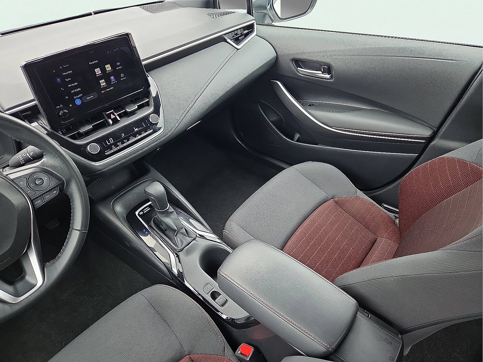 Used 2025 Toyota Corolla SE FWD image 12