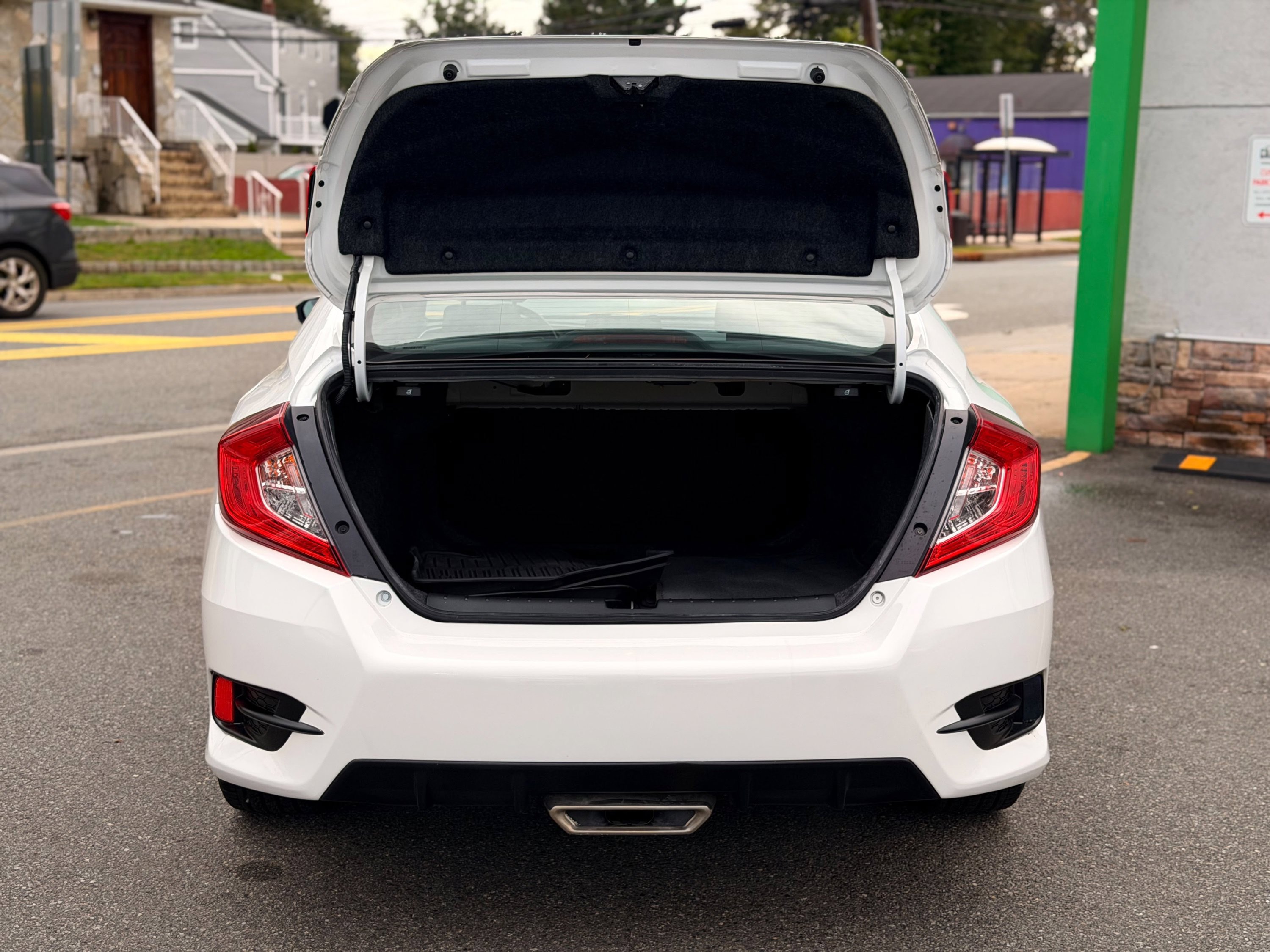 Used 2020 Honda Civic Sport image 8