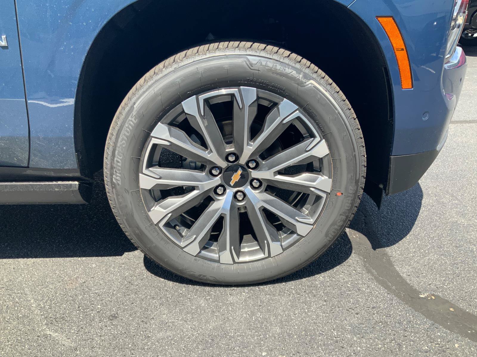 New 2026 Chevrolet Suburban High Country AWD/4WD image 9