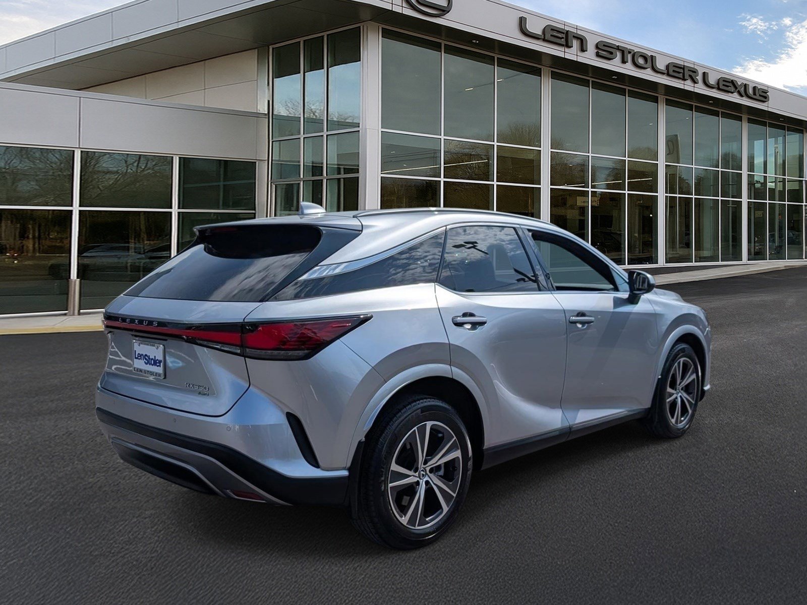 Used 2024 Lexus RX 350 Premium w/ Accessory Package (Z1) AWD/4WD image 3