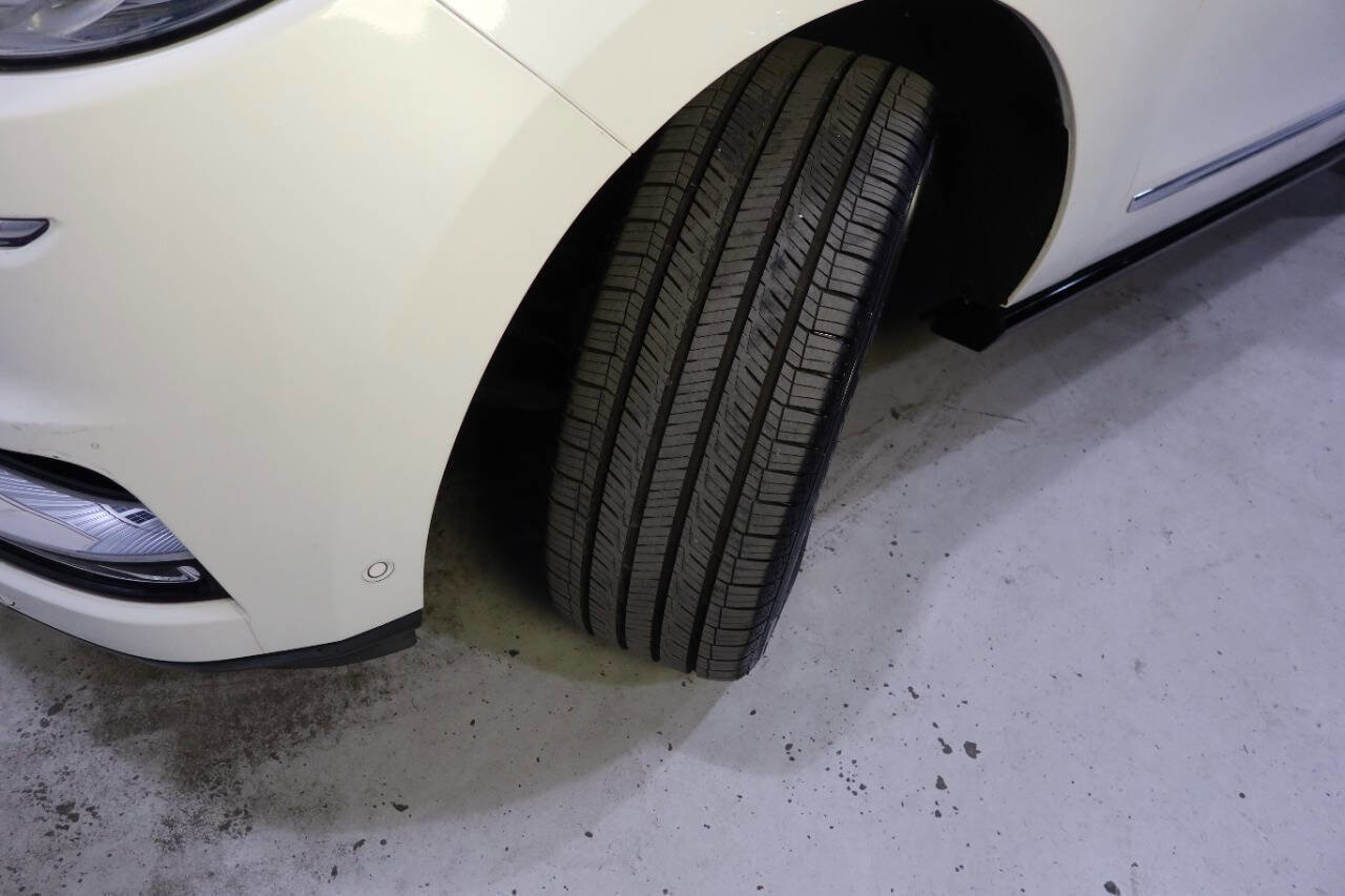 Used 2020 Lincoln Navigator Black Label w/ Cargo Convenience Package image 11