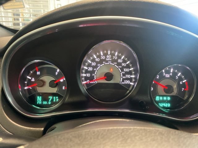 Used 2012 Chrysler 200 Touring FWD image 14