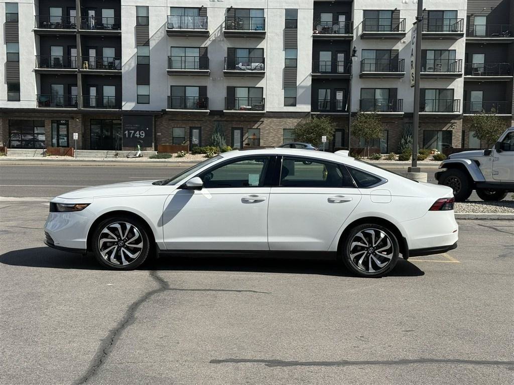 Used 2024 Honda Accord EX image 3