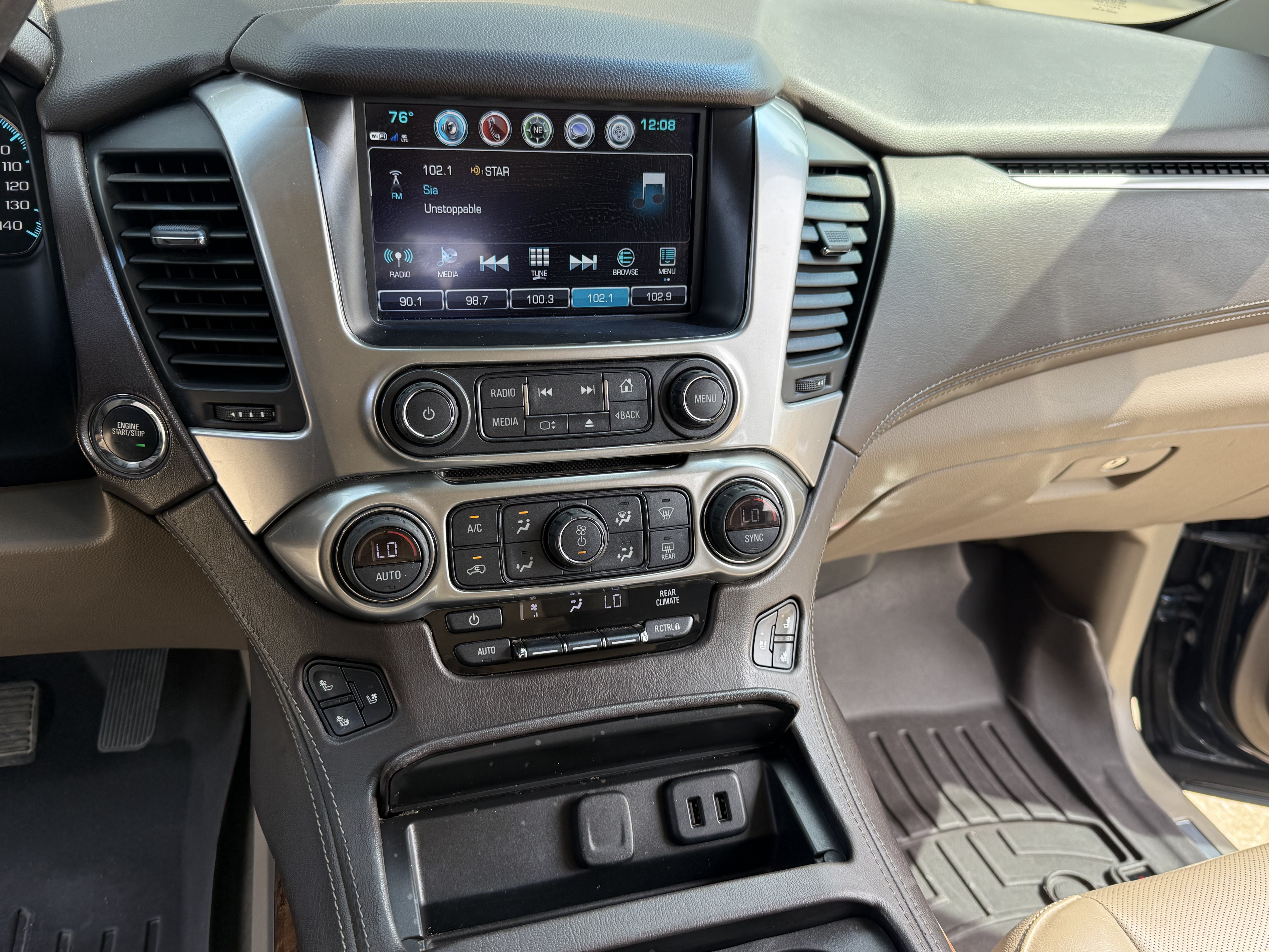 Used 2019 Chevrolet Suburban Premier RWD image 32