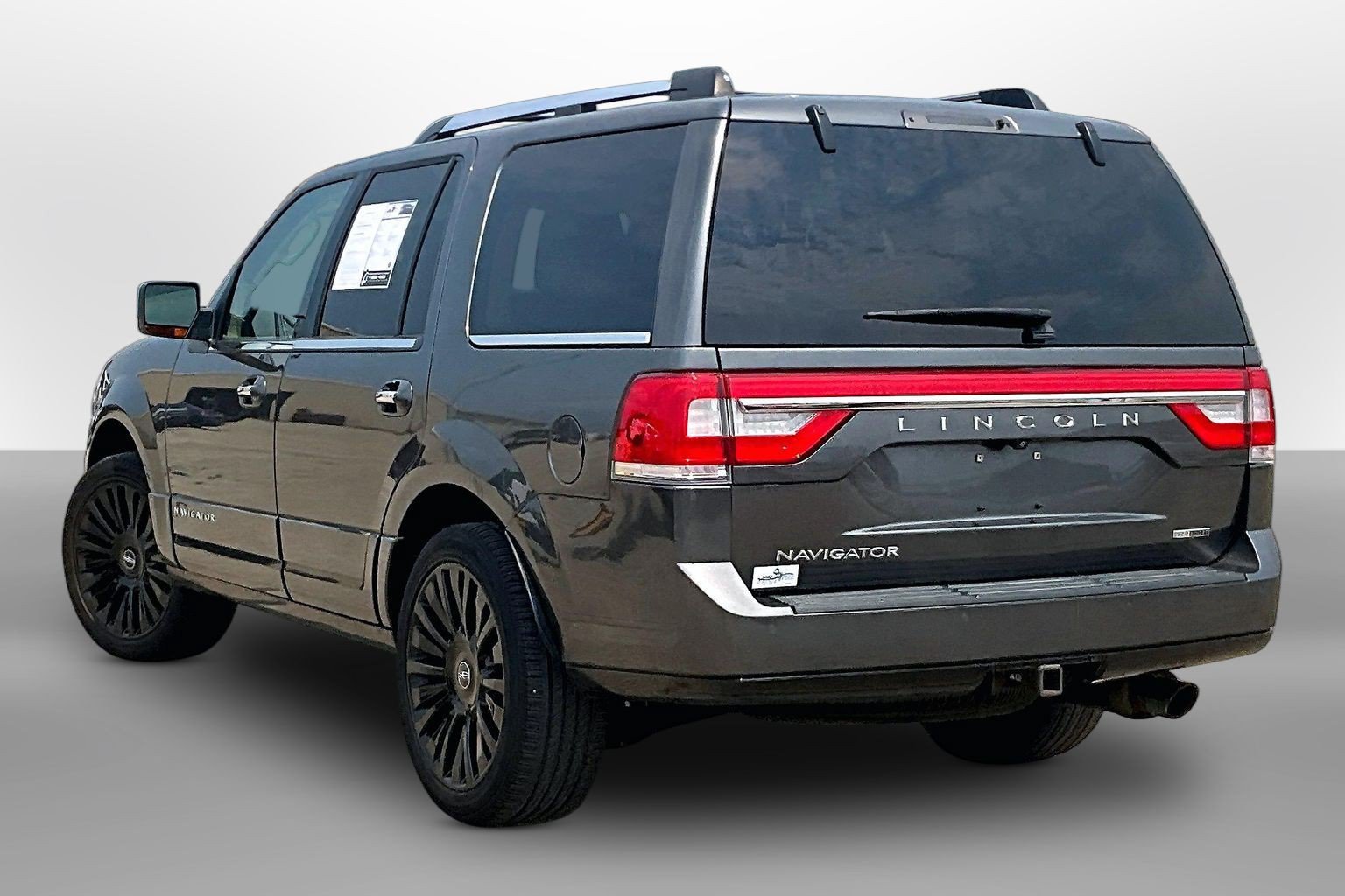 Used 2015 Lincoln Navigator 4WD w/ Equipment Group 101A Reserve image 10