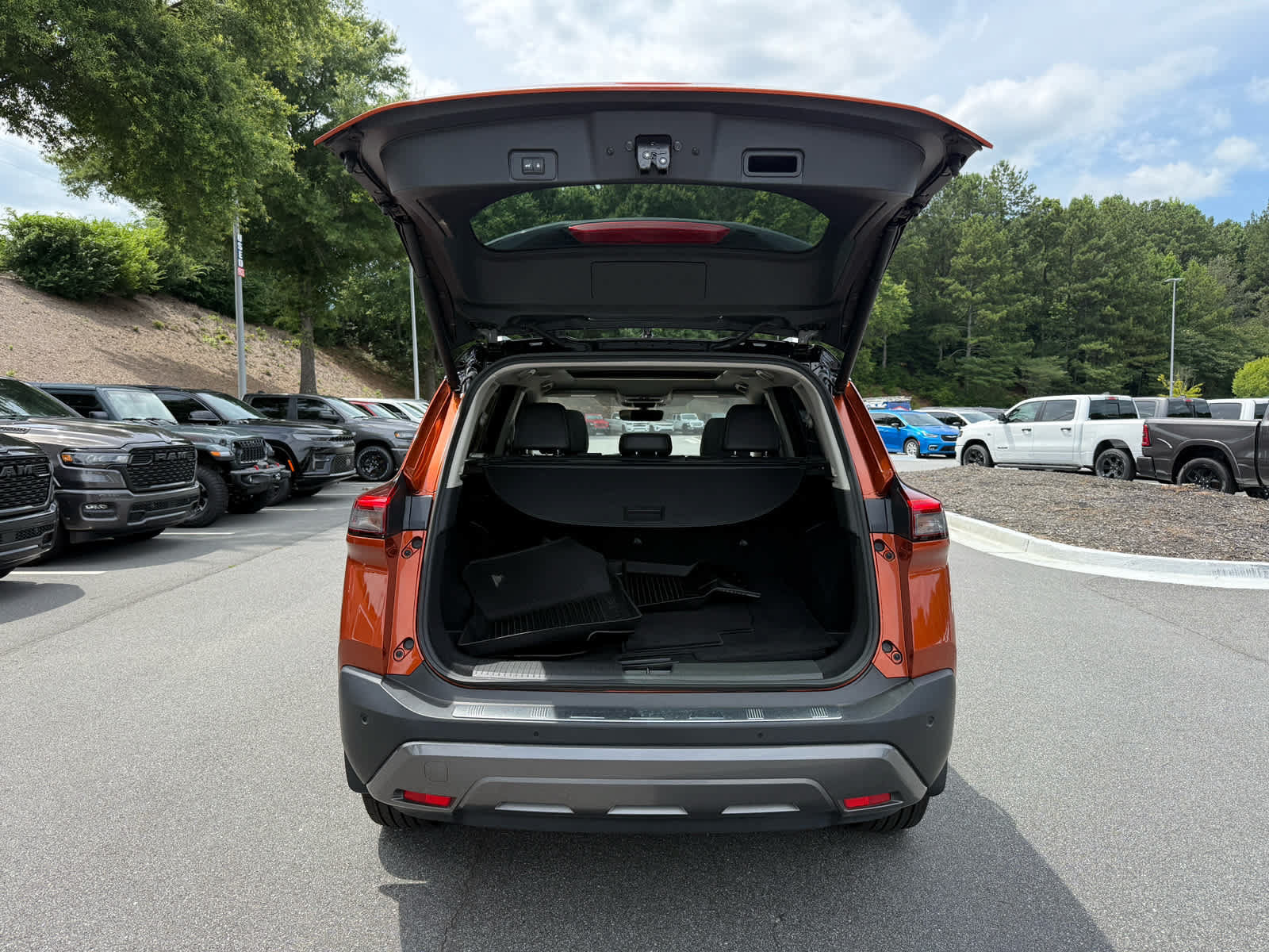 Used 2023 Nissan Rogue SL w/ SL Premium Package AWD/4WD image 30