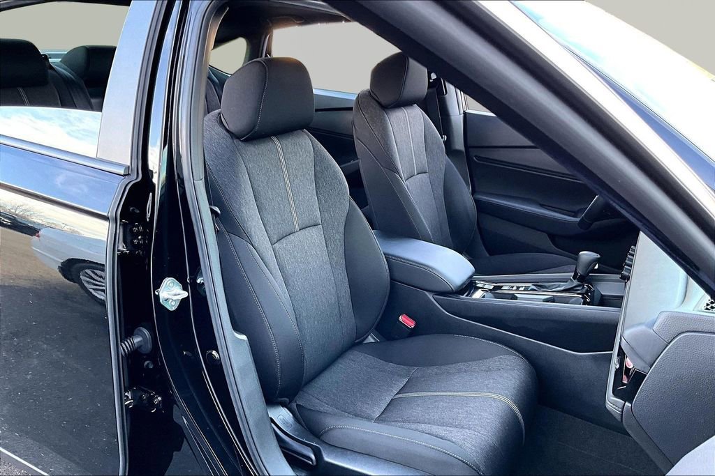 Used 2025 Honda Accord Sport image 22