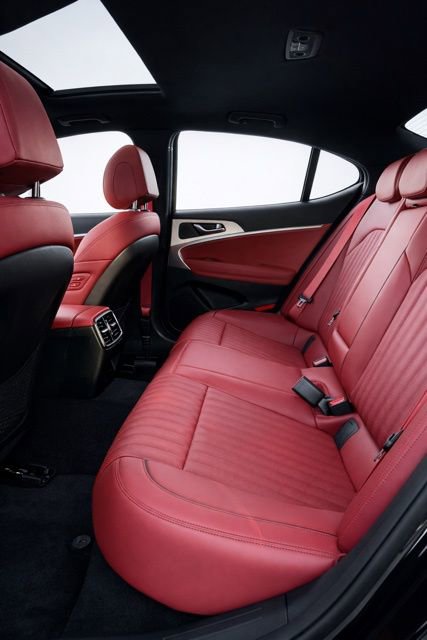 Used 2023 Genesis G70 2.0T w/ Sport Prestige Package image 14