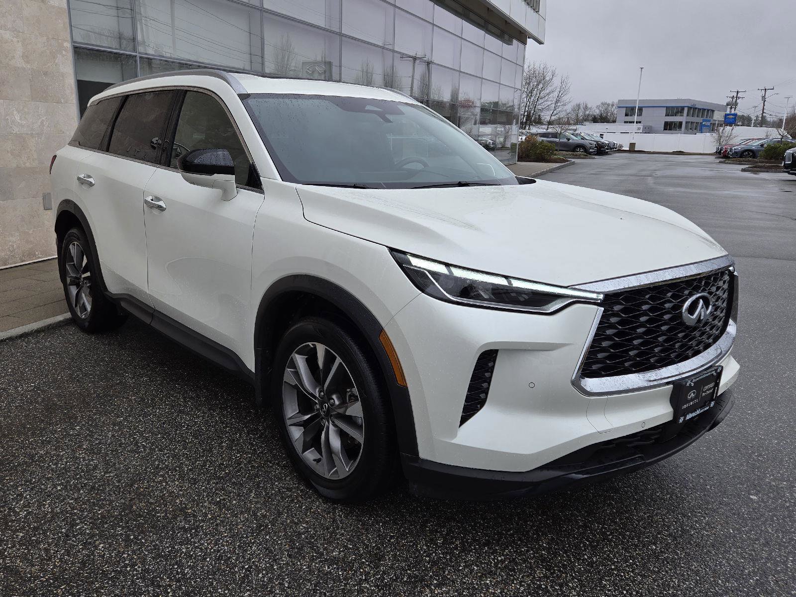 Certified 2025 INFINITI QX60 Luxe w/ Vision Package image 16