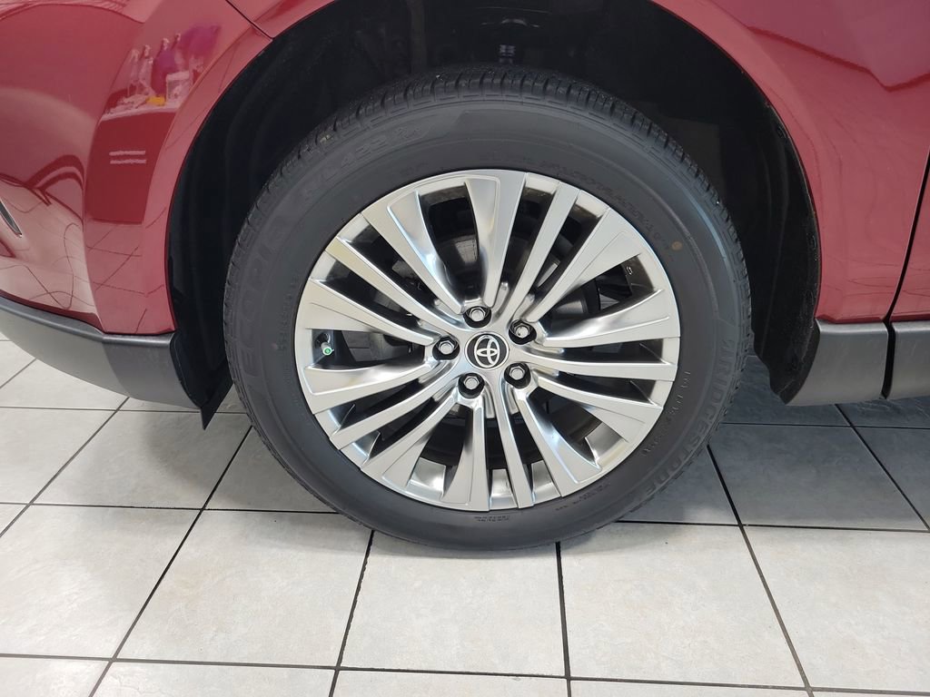 Used 2023 Toyota Venza XLE AWD/4WD image 47