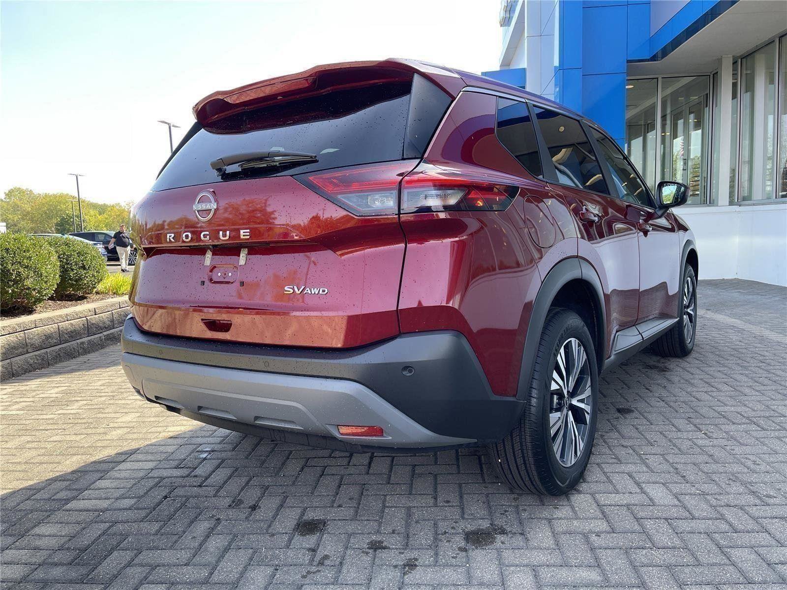 Used 2023 Nissan Rogue SV AWD/4WD image 5