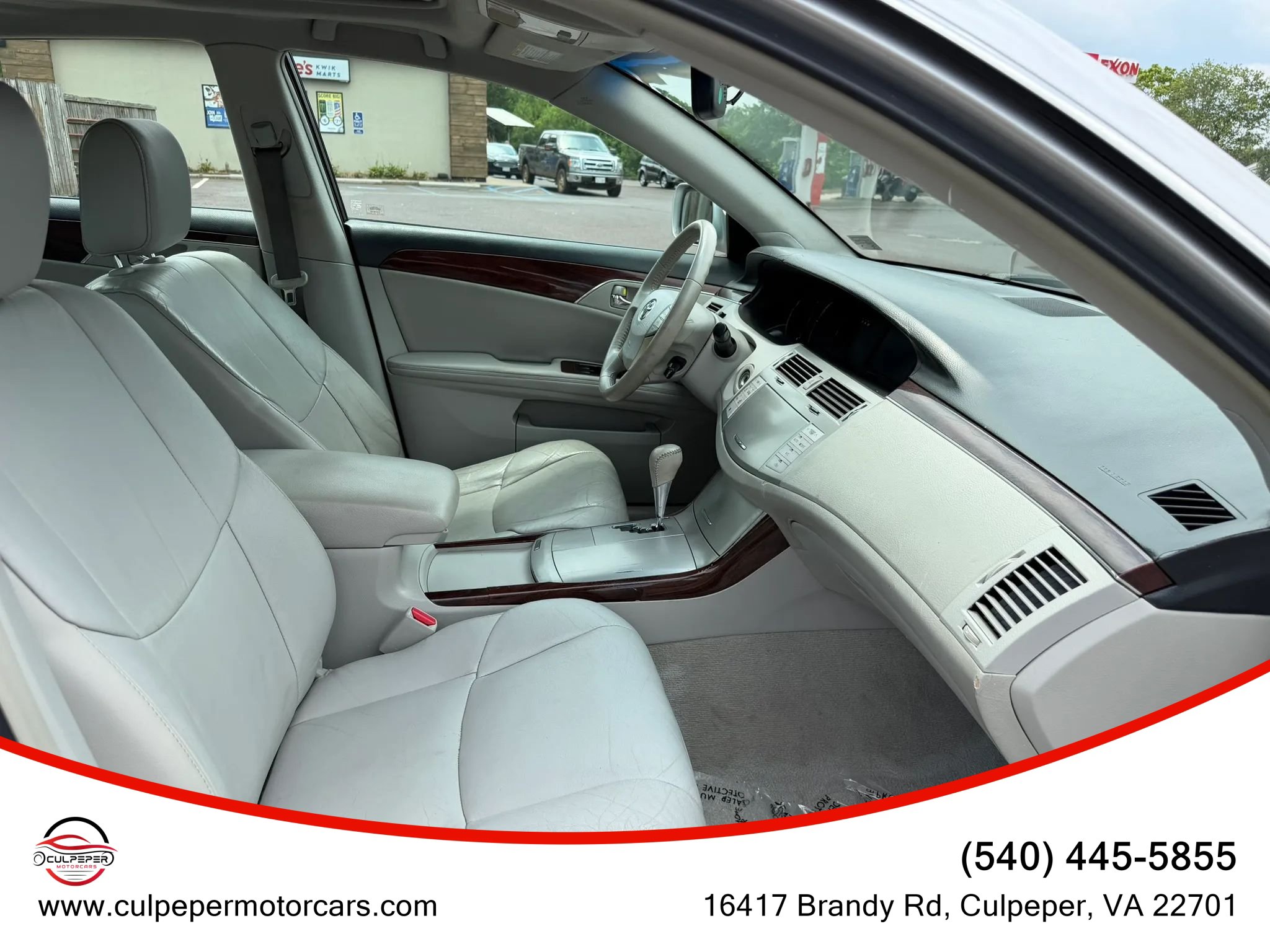 Used 2010 Toyota Avalon XLS FWD image 15