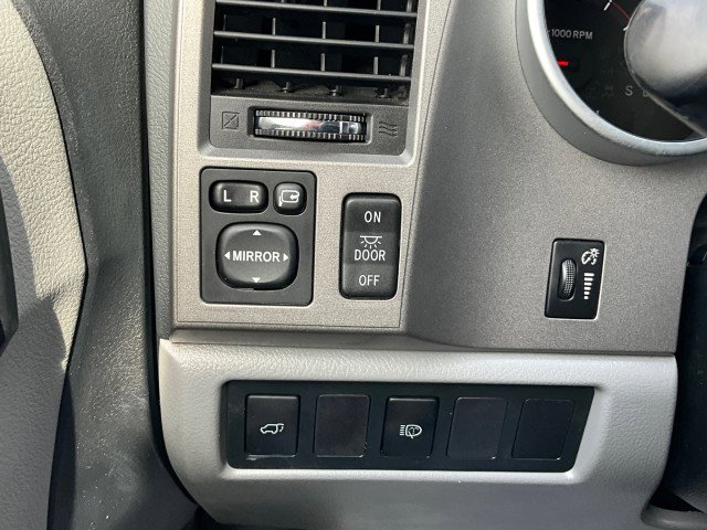 Used 2011 Toyota Sequoia Limited image 15