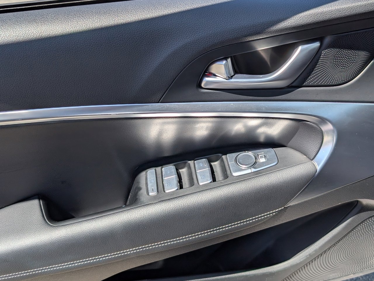 Used 2026 Genesis G70 2.5T image 15