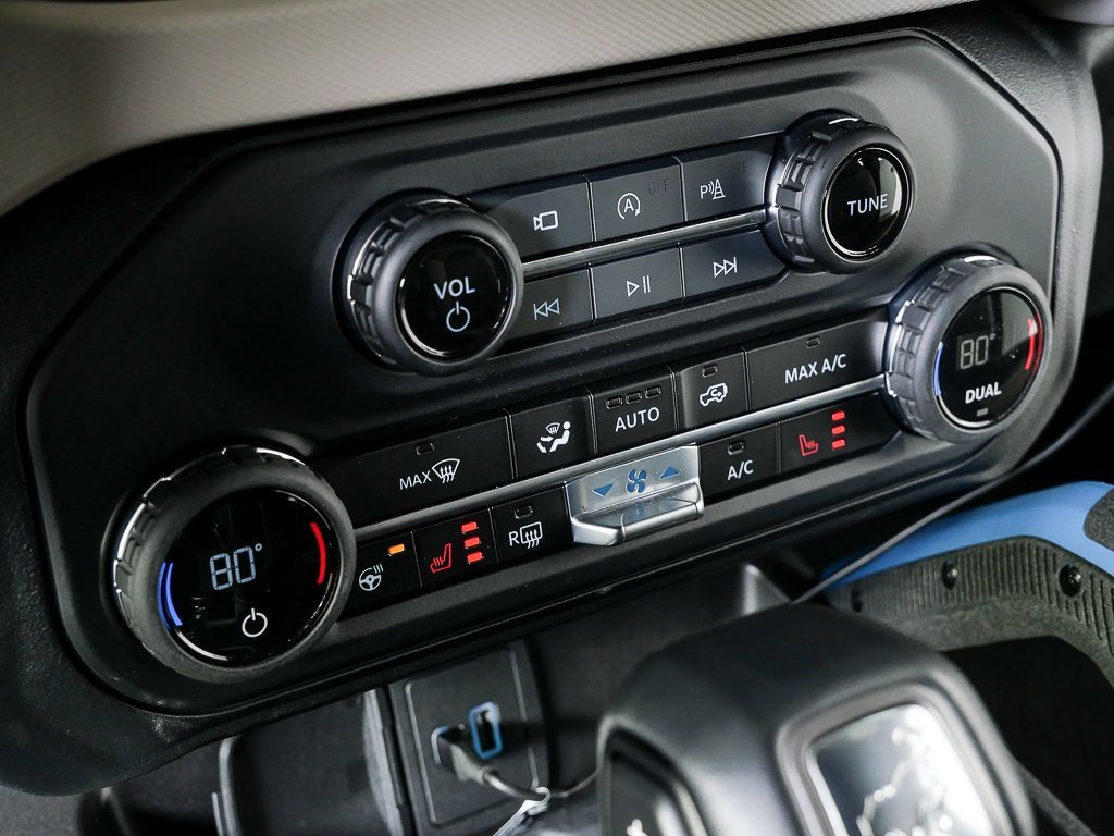 Used 2023 Ford Bronco Wildtrak image 16