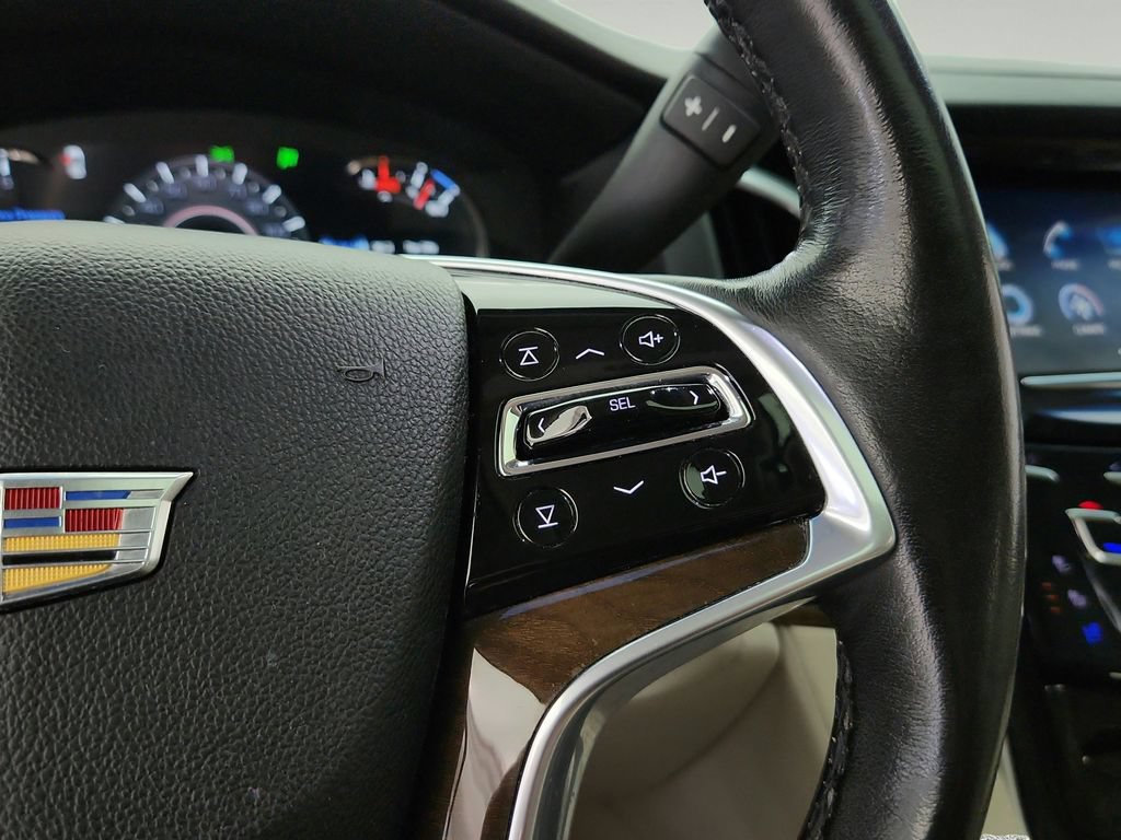 Used 2018 Cadillac Escalade Luxury AWD/4WD image 25