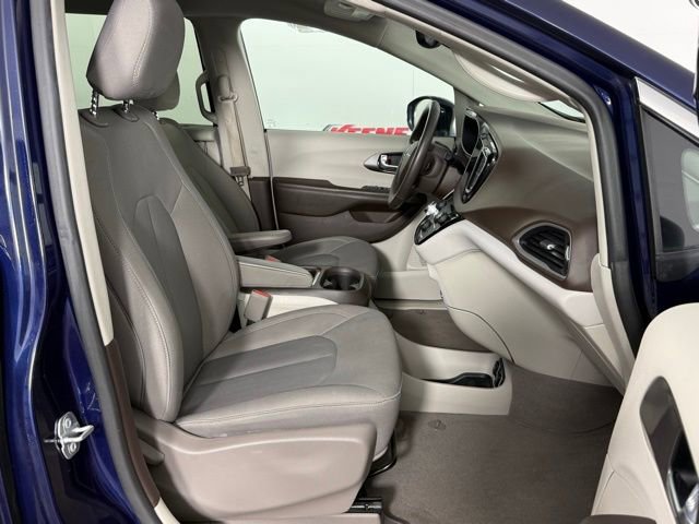 Used 2019 Chrysler Pacifica Touring Plus w/ Advanced Safetytec Group image 34