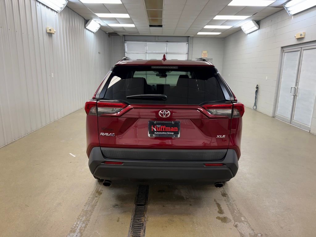 Used 2019 Toyota RAV4 XLE w/ Convenience Package image 6