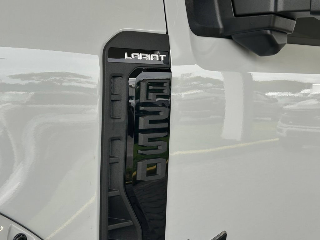 New 2026 Ford F250 Lariat w/ Black Appearance Package AWD/4WD image 20