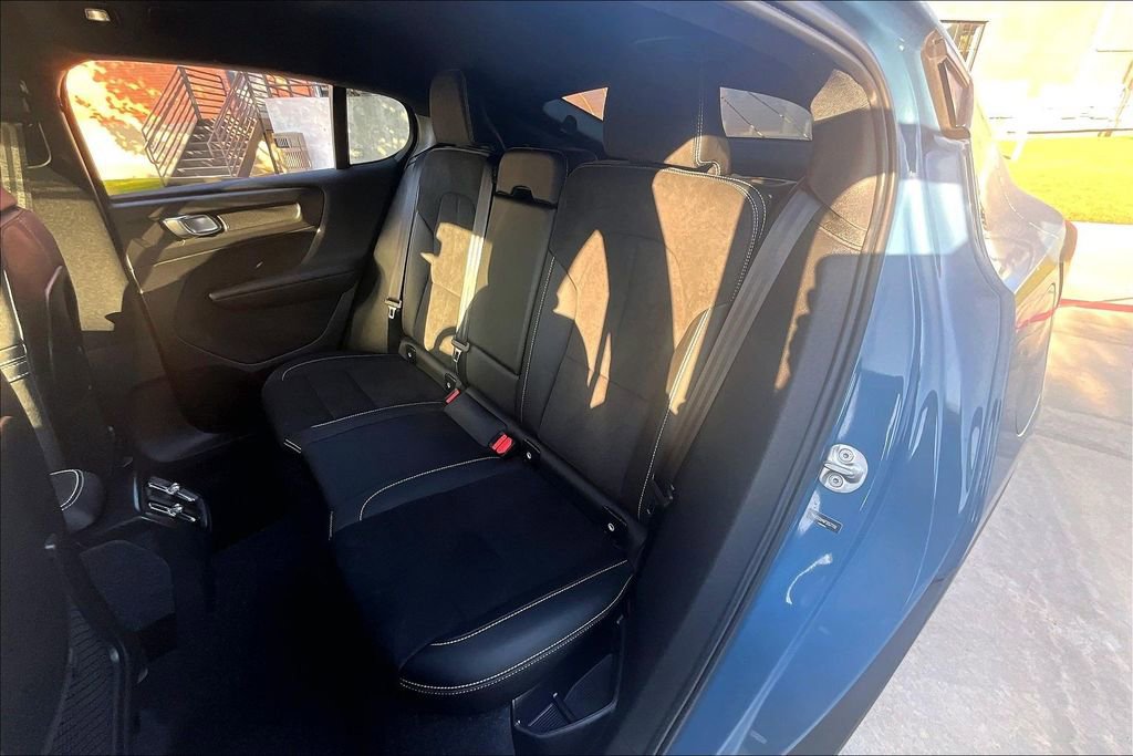 Used 2023 Volvo C40 P8 Recharge Ultimate AWD/4WD image 37