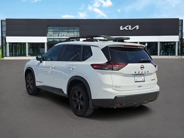 Used 2026 Nissan Rogue SV AWD/4WD image 3