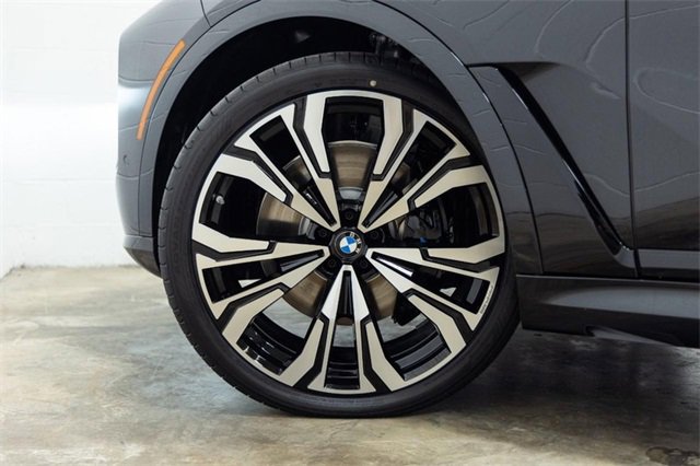 New 2026 BMW X7 M60i image 28