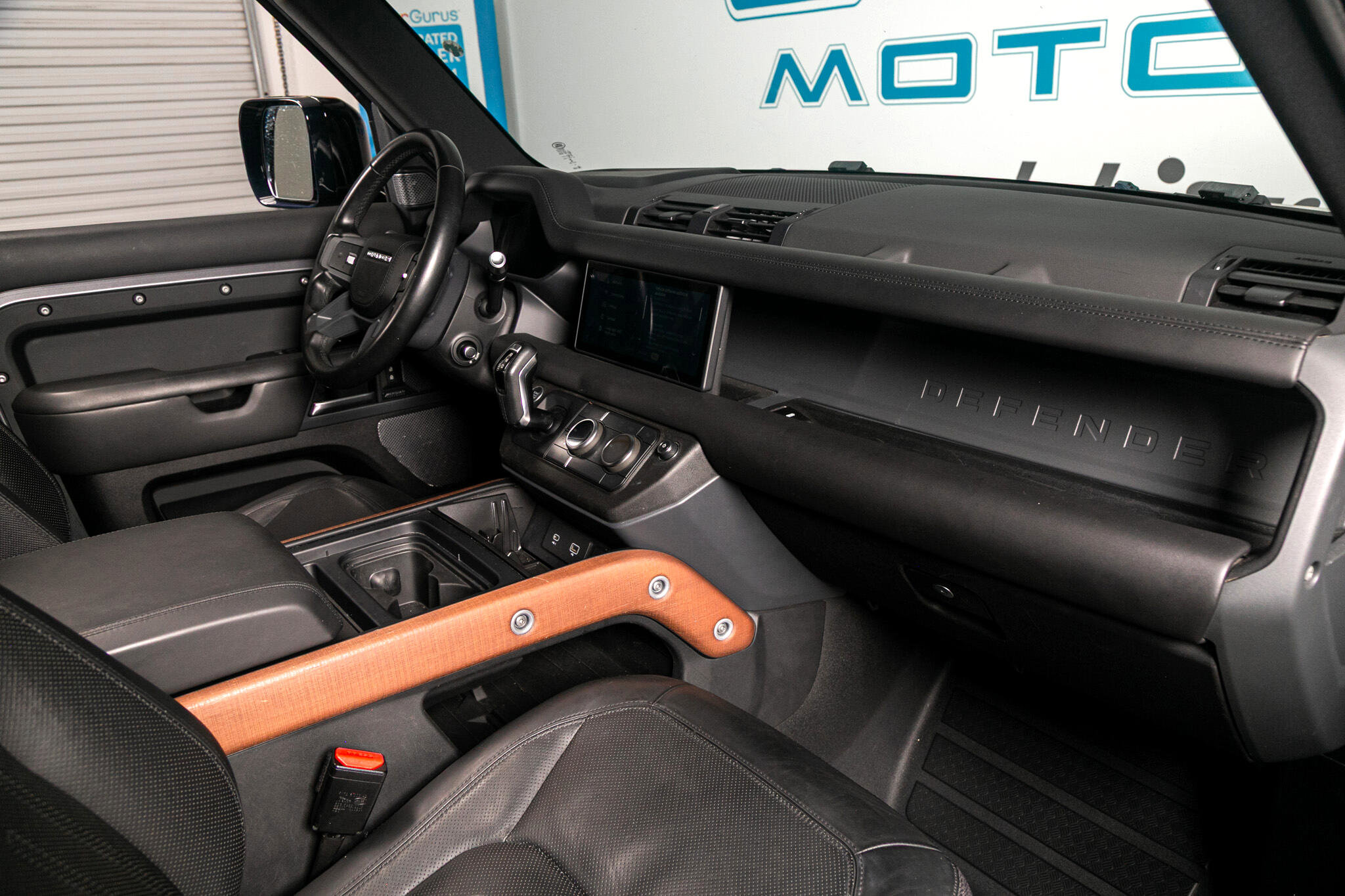 Used 2020 Land Rover Defender 110 X image 27