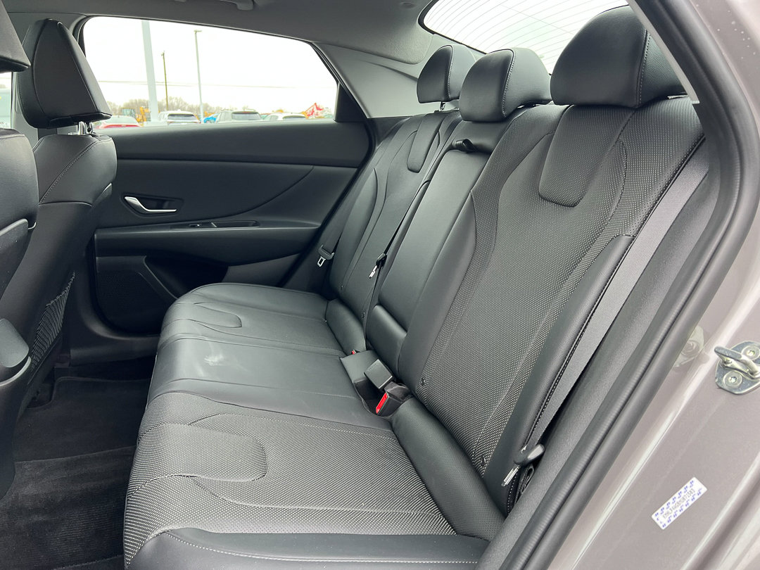 Used 2021 Hyundai Elantra Limited image 25