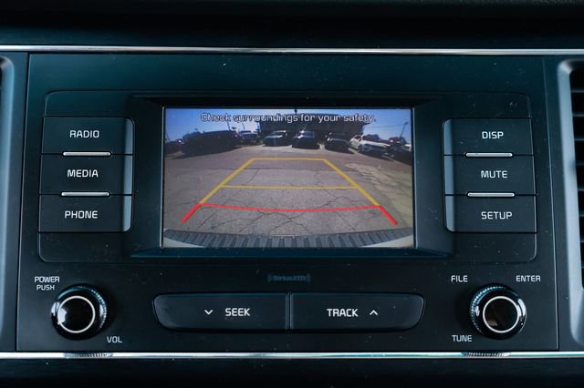 Used 2018 Kia Sedona L image 37