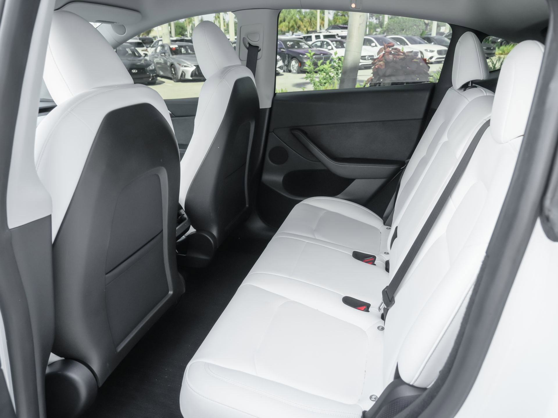 Used 2024 Tesla Model Y Long Range RWD image 17
