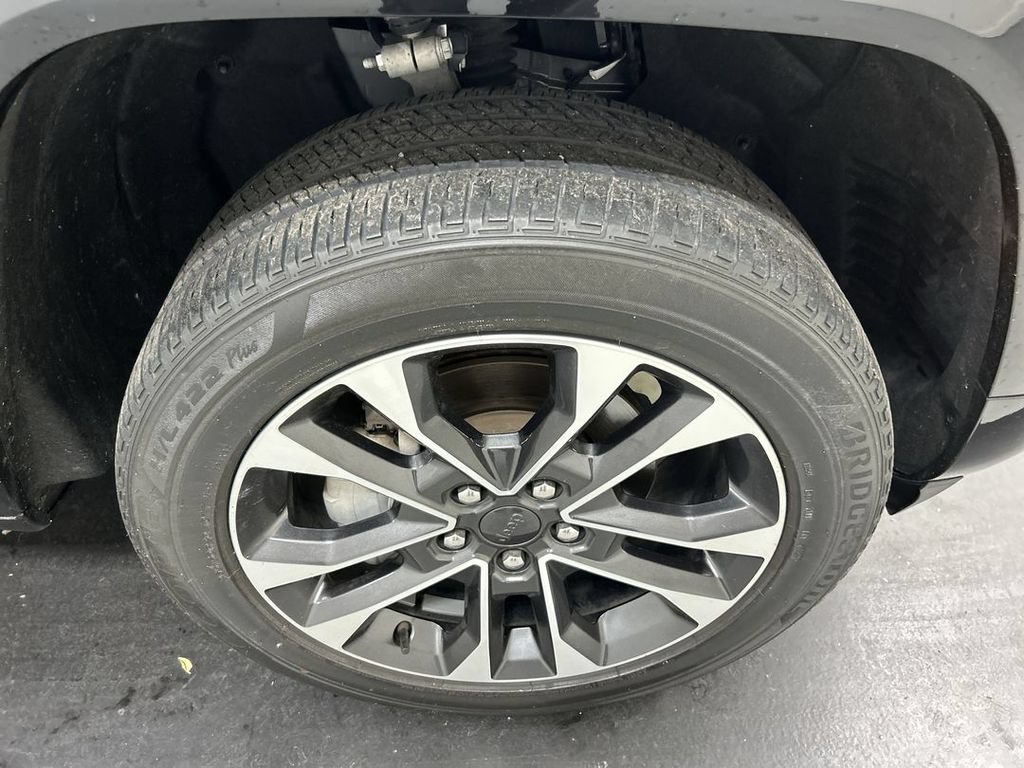 Used 2022 Jeep Grand Cherokee Overland AWD/4WD image 8