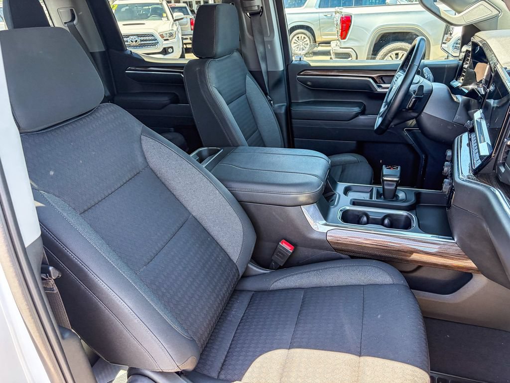Used 2023 Chevrolet Silverado 1500 LT AWD/4WD image 36