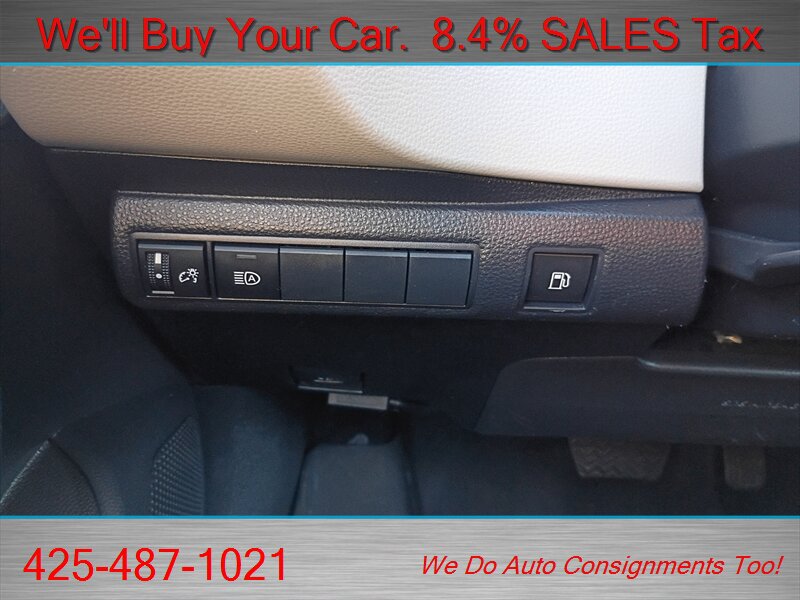 Used 2024 Toyota Corolla LE FWD image 24