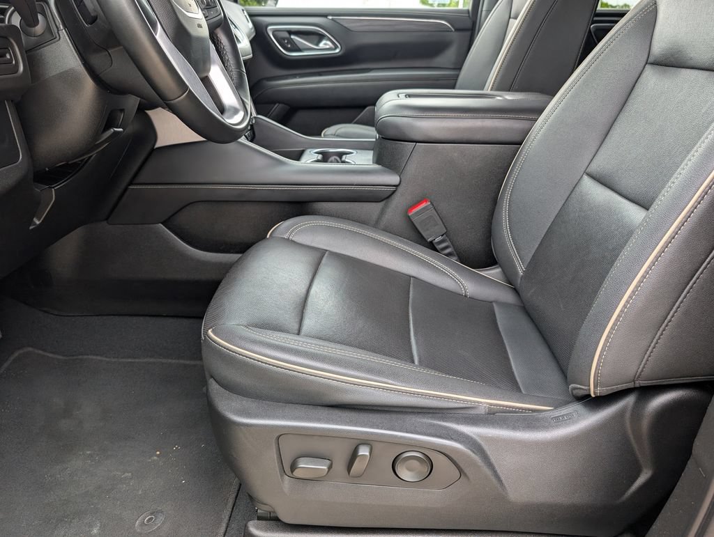 Used 2023 GMC Yukon XL SLT AWD/4WD image 15