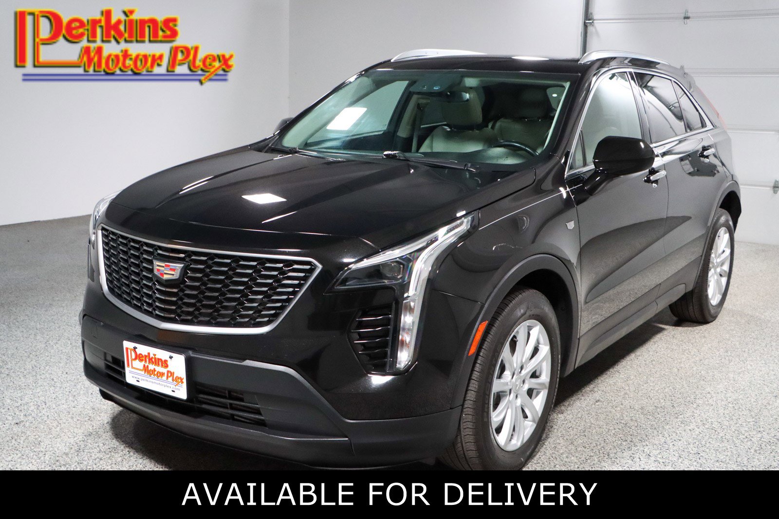Used 2023 Cadillac XT4 Luxury w/ Cold Weather Package AWD/4WD image 1