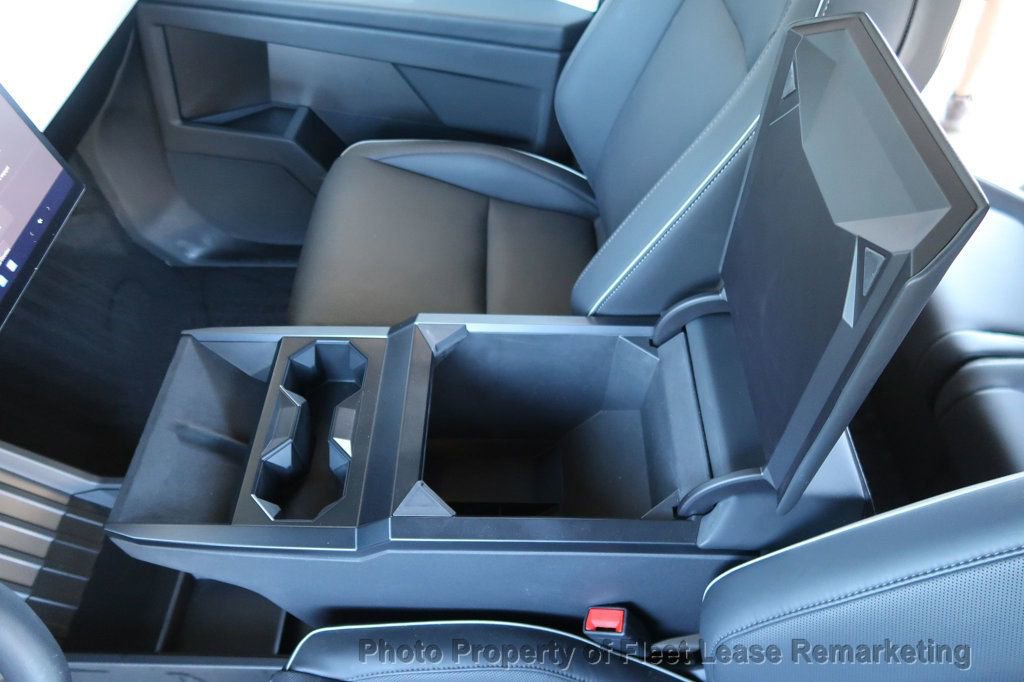 Used 2024 Tesla Cybertruck AWD Crew Cab image 49