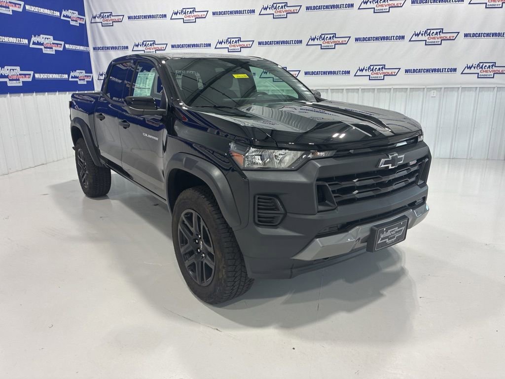 New 2025 Chevrolet Colorado Trail Boss w/ Midnight Edition AWD/4WD image 15