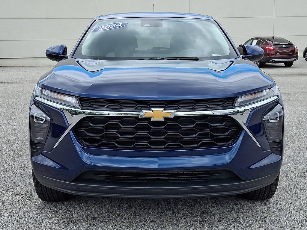 Used 2024 Chevrolet Trax LS w/ LS Convenience Package FWD image 5