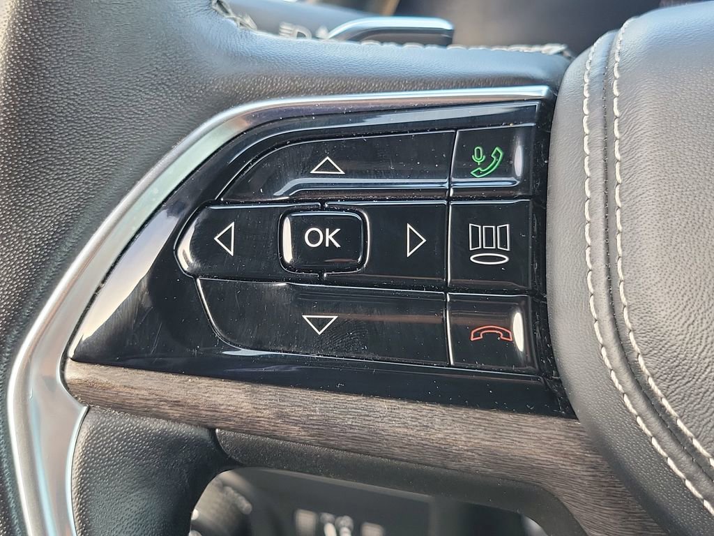 Used 2022 Jeep Grand Cherokee L Overland w/ Luxury Tech Group IV AWD/4WD image 9