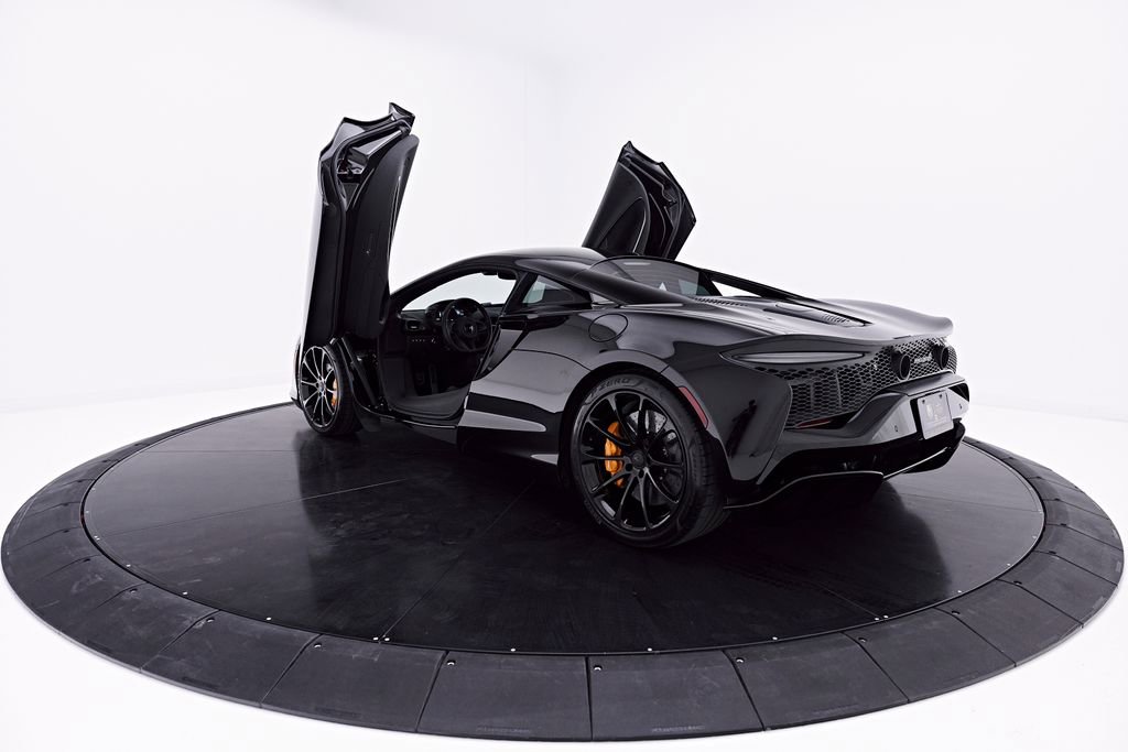 Used 2026 McLaren Artura RWD image 24