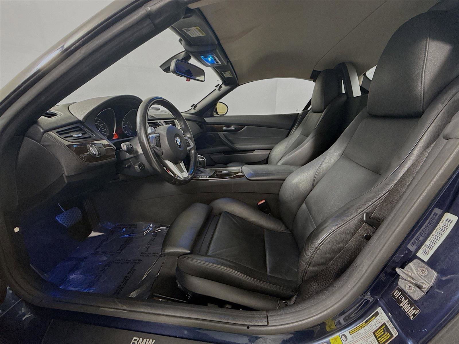 Used 2011 BMW Z4 sDrive30i image 2