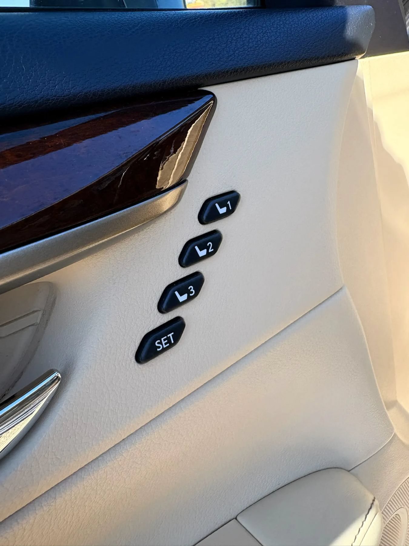 Used 2014 Lexus ES 350 w/ Luxury Package FWD image 13