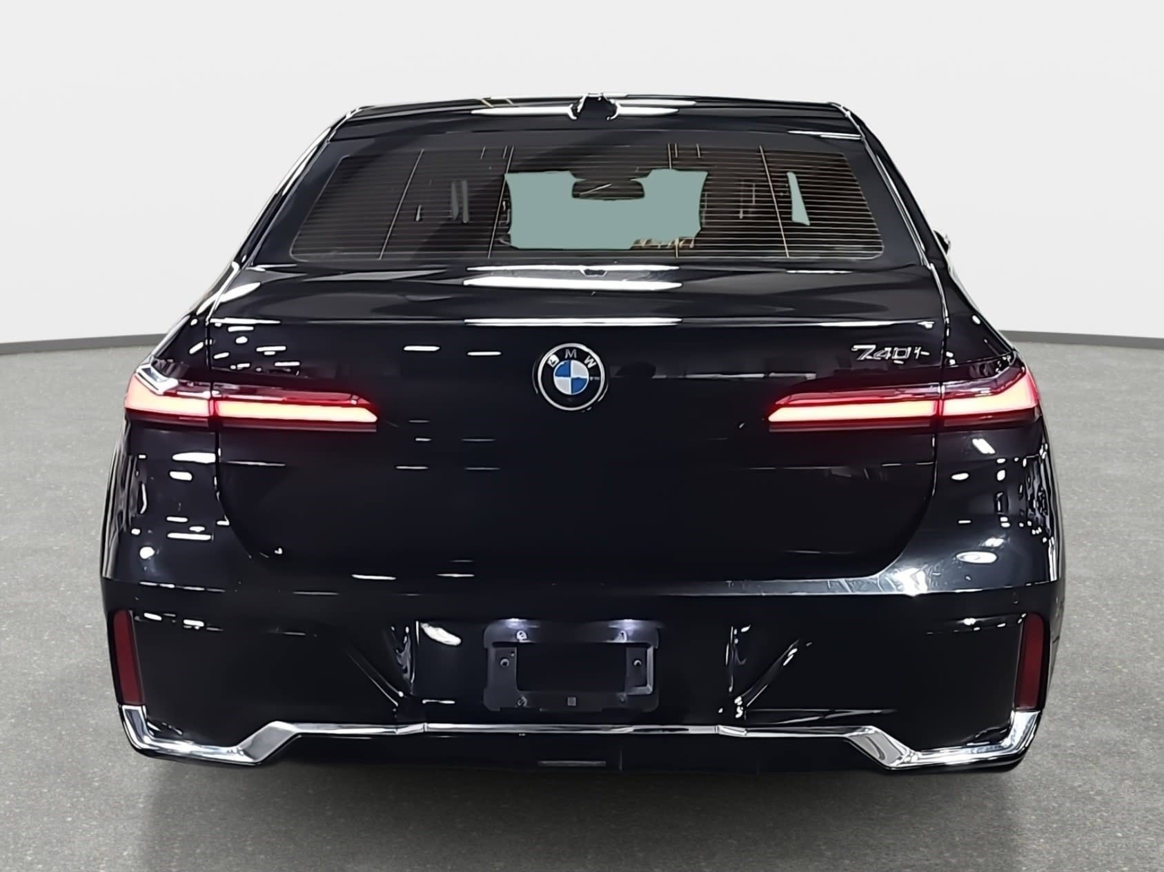 Certified 2023 BMW 740i w/ Executive Package image 7