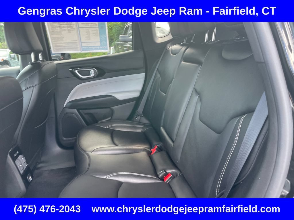 Certified 2025 Jeep Compass Limited AWD/4WD image 37