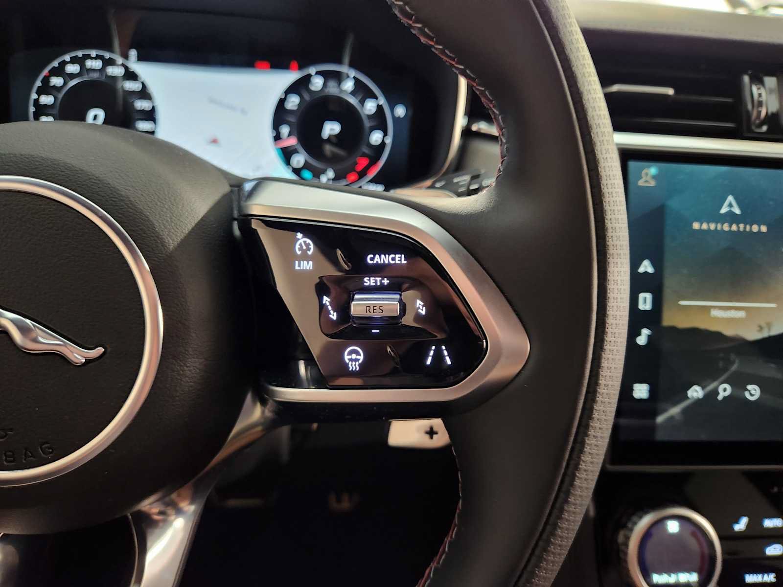 New 2026 Jaguar F-PACE SVR 575 Edition AWD/4WD image 28