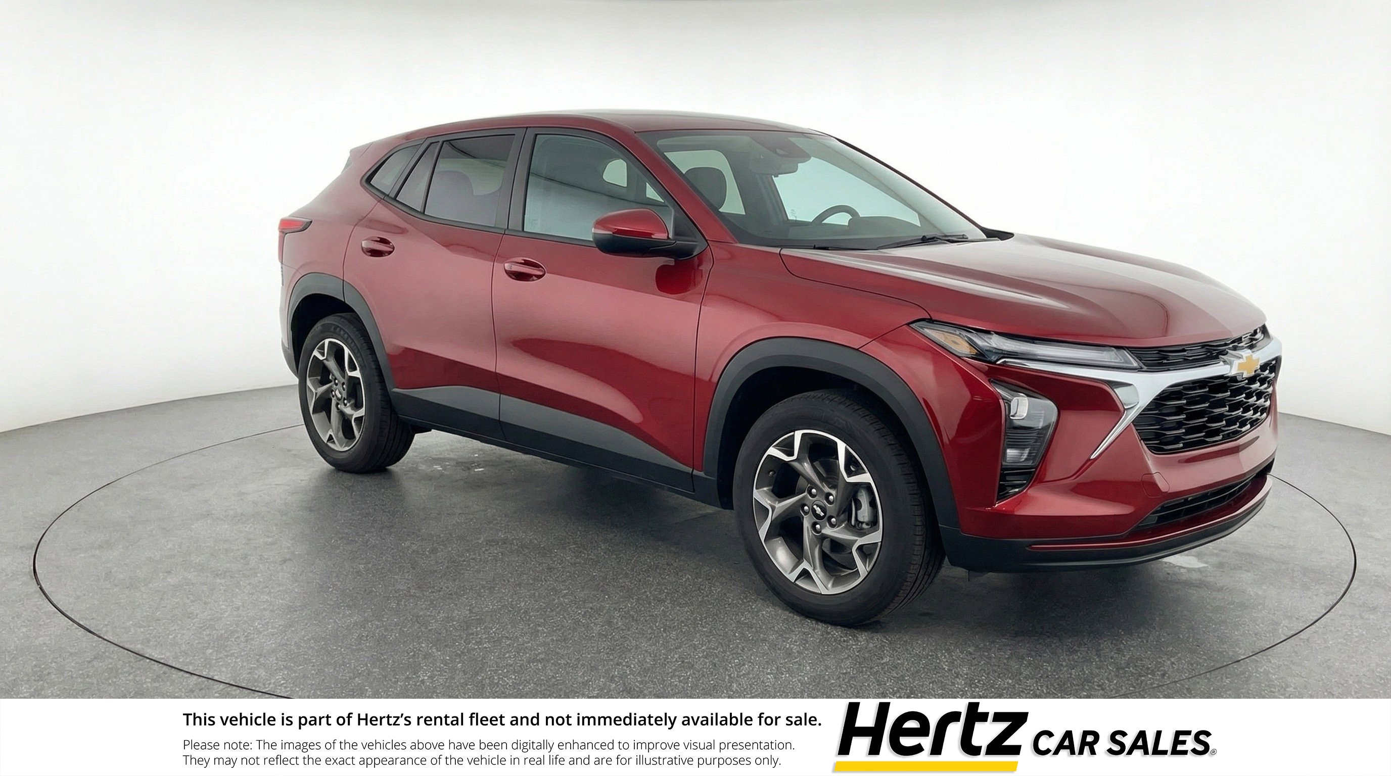 Used 2025 Chevrolet Trax LT FWD image 1